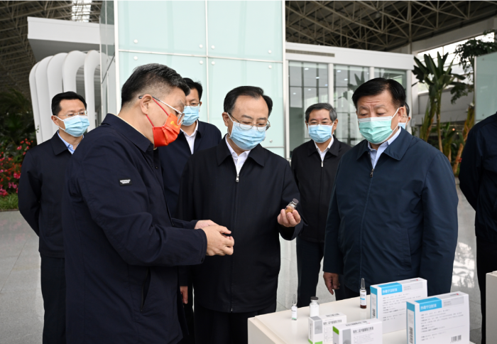 江苏省委书记吴政隆调研pg电子药业：加快推动传统中医药和现代科学相结合，为抗击疫情提供有力武器